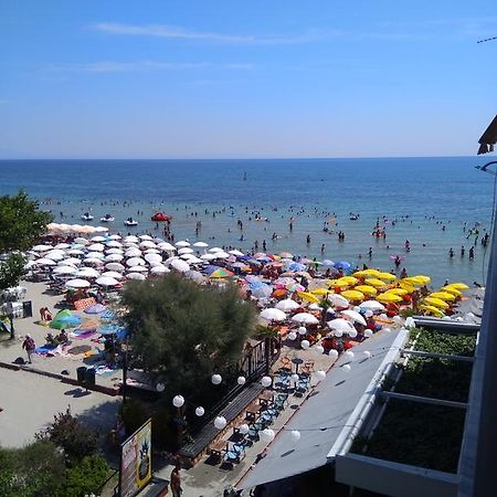Studio Just On The Beach Паралия-Катерини Экстерьер фото