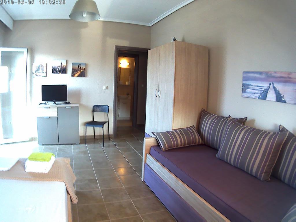 Studio Just On The Beach Паралия-Катерини Экстерьер фото
