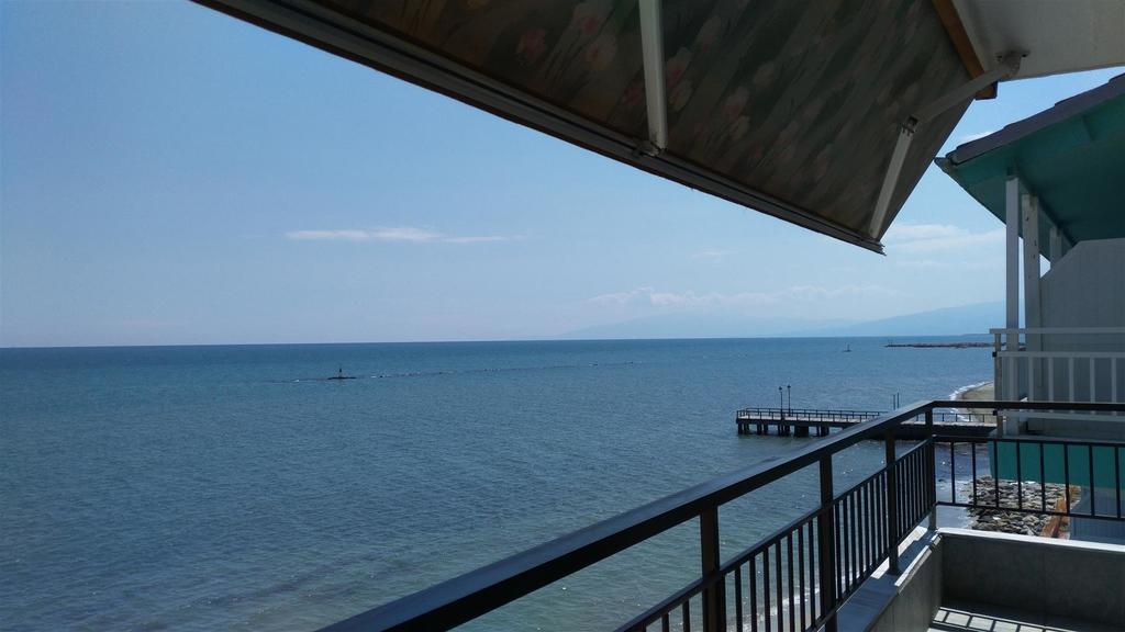 Studio Just On The Beach Паралия-Катерини Экстерьер фото